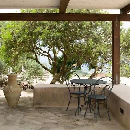 Dammusi Al-qubba Wellness & Bed & Breakfast Campobello